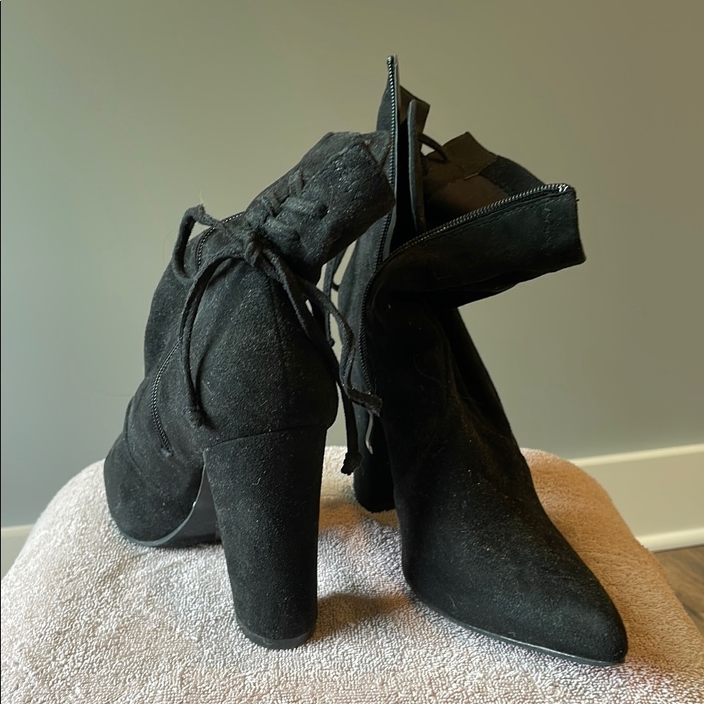 Catherine Malandrino Black Heeled Boots with Chunky Heel